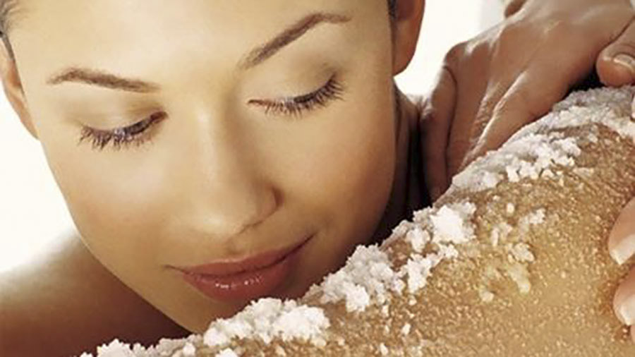 Dịch vụ tẩy da chết bằng muối biển tại Oani Spa