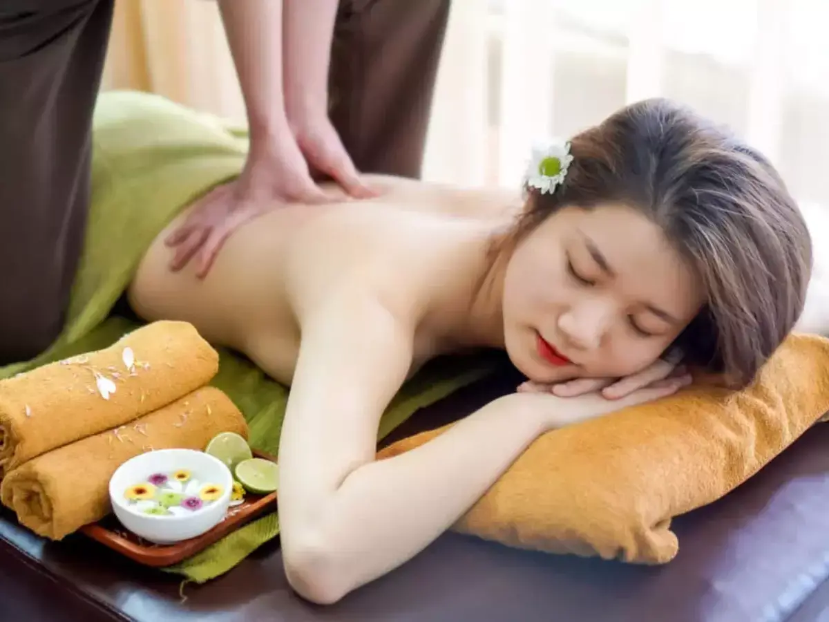 Massage bấm huyệt Xoa bóp bấm huyệt tại Lagen Massage