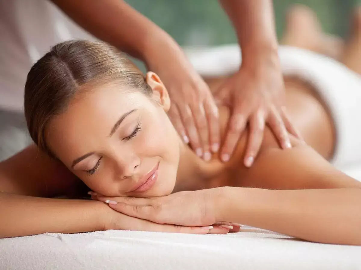 Massage bấm huyệt Massage bấm huyệt