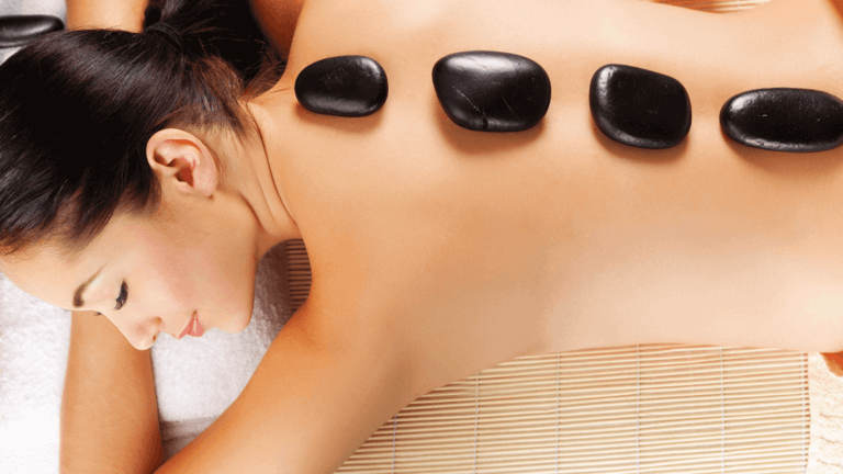 tác dụng massage đá nóng