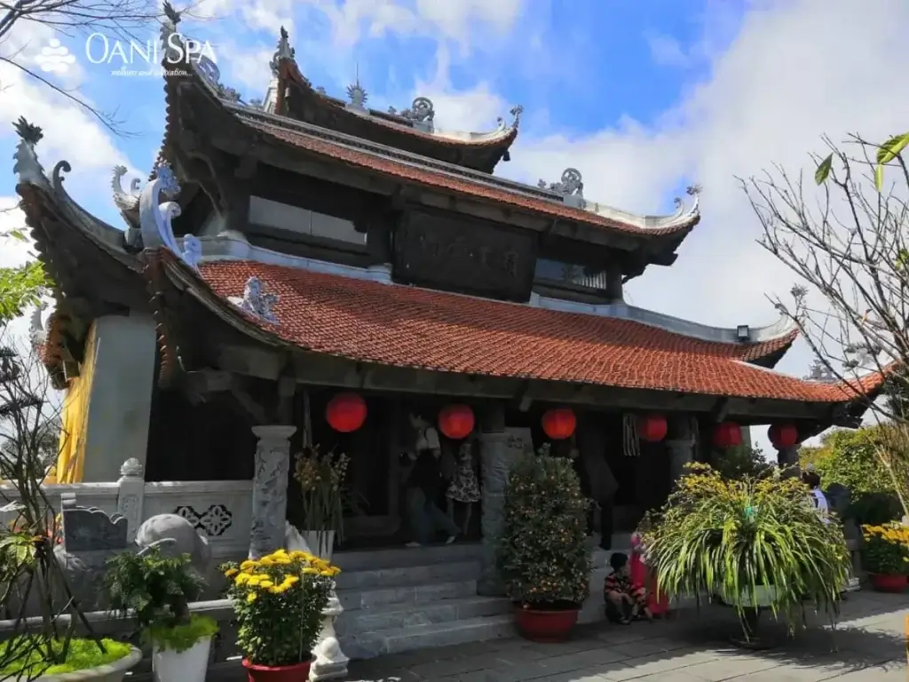 Miếu Bà tại bà nà hills