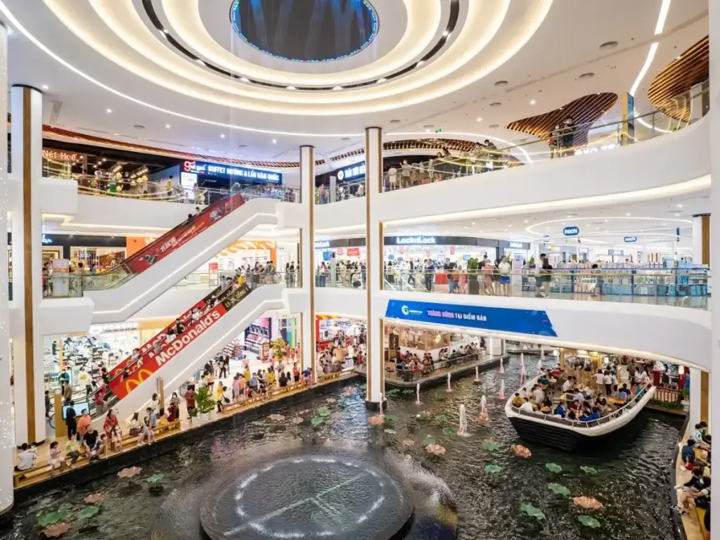 Khu thương mại sầm uất