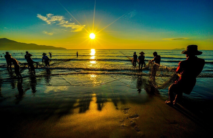 bãi biển nguyễn tất thành ảnh