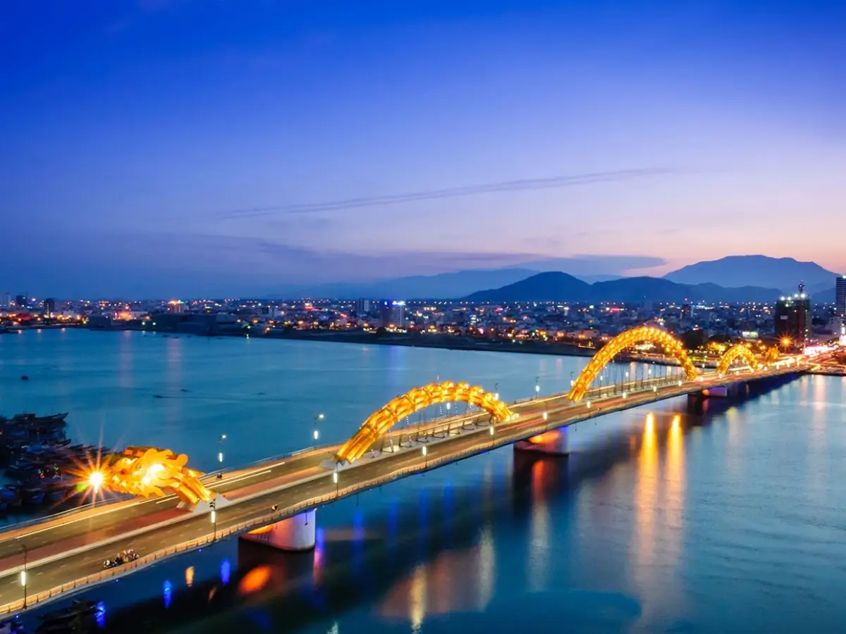 Cầu Rồng dẫn ra biển Mỹ Khê Đà Nẵng