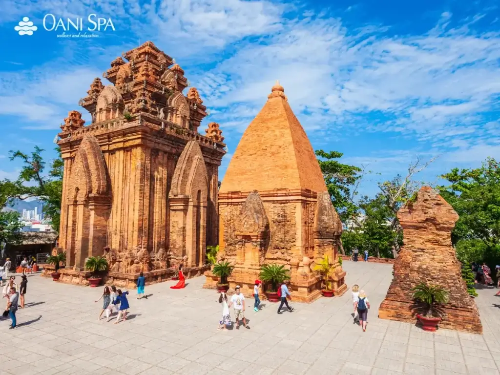 Tháp Bà Ponagar - Di tích văn hóa Chăm Pa cổ