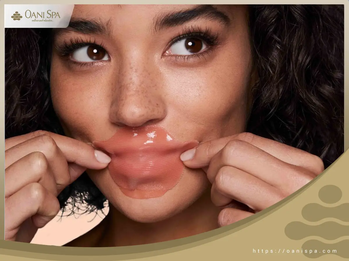 Sử dụng mặt nạ chuyên dụng cho môi hoặc dạng kem ủ cho môi đều được