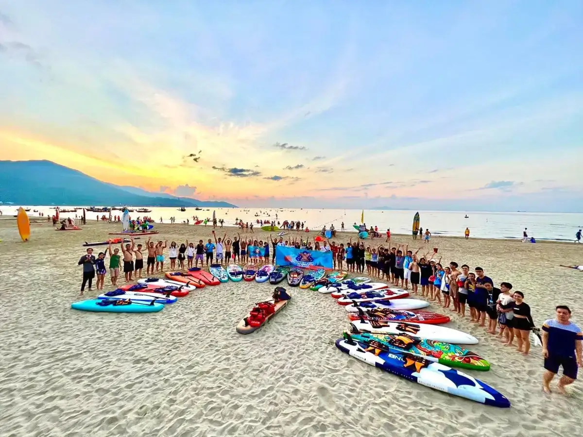 Khi tham gia du lịch biển Đà Nẵng, bạn đừng nên bỏ qua hoạt động chèo SUP đầy thú vị này nhé