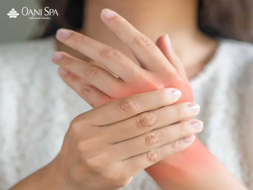 cách xoa bóp chữa đau cổ tay Chấn thương do hoạt động mạnh