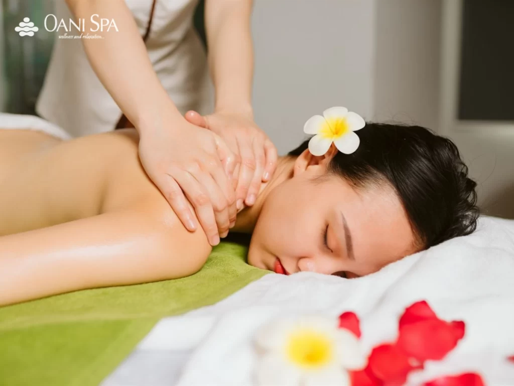 cách xoa bóp lưng Cách xoa bóp chữa thoái hóa đốt sống lưng