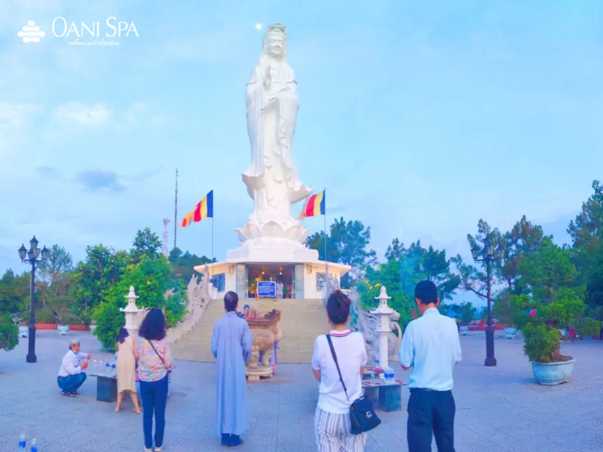 chùa phật đứng huế