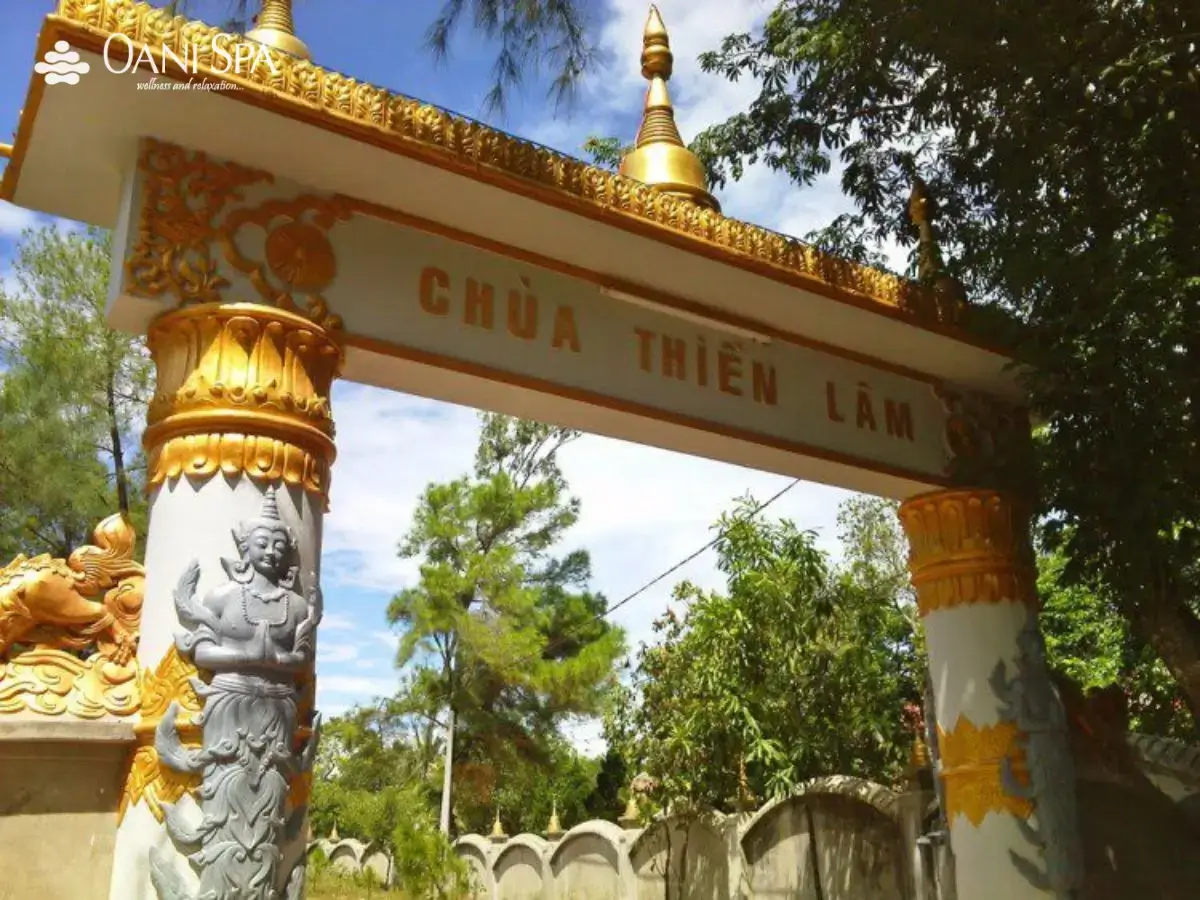 chùa phật đứng huế