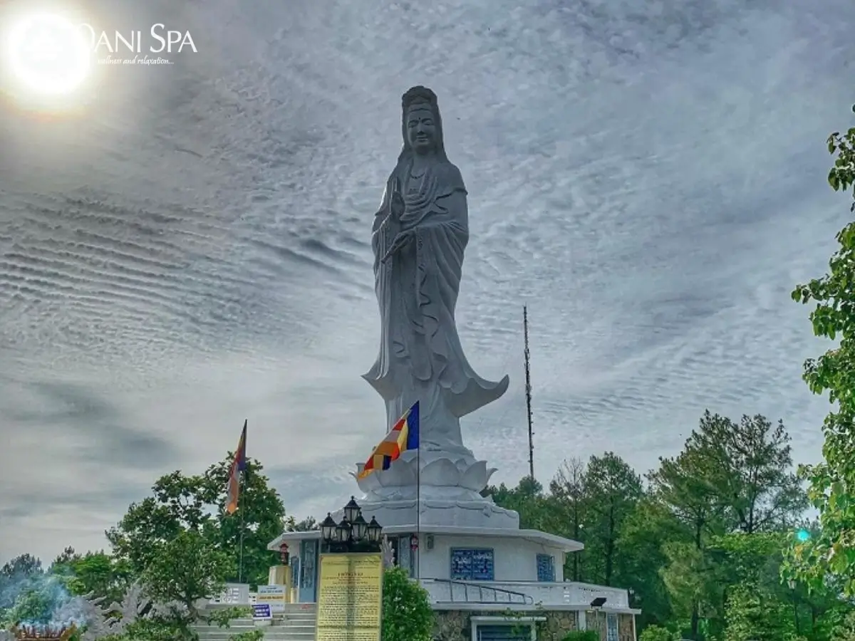 chùa phật đứng huế
