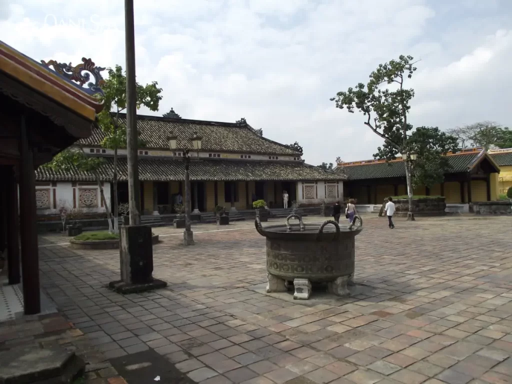 Đại nội kinh thành Huế