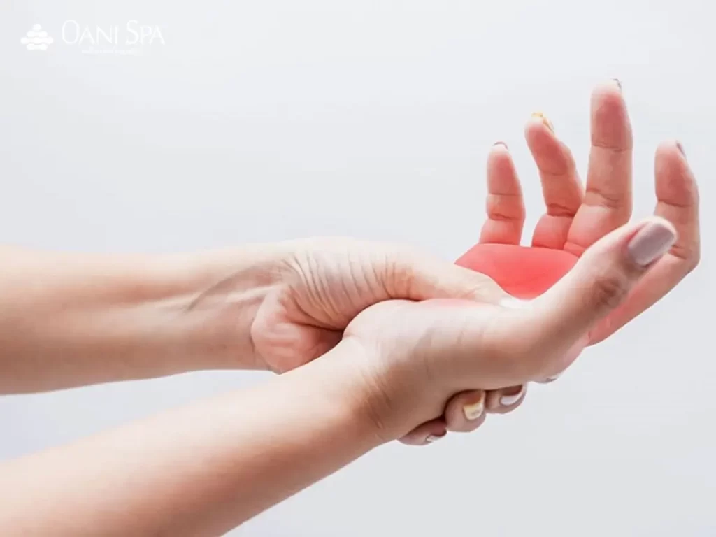 Đau lưng mỏi gối tê tay Tê tay