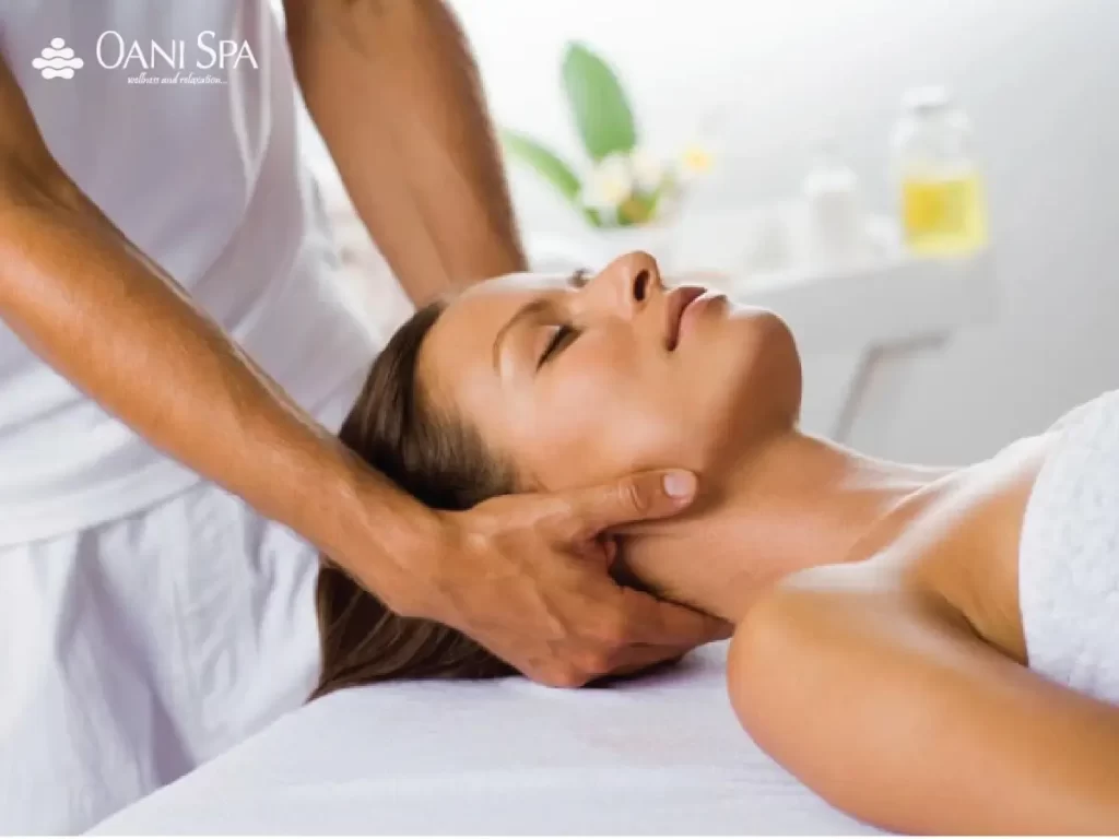 Miết dọc hai bên cổ