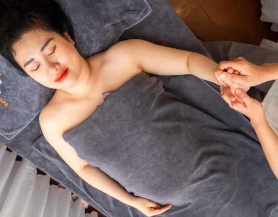 massage cho bà bầu 3 tháng đầu