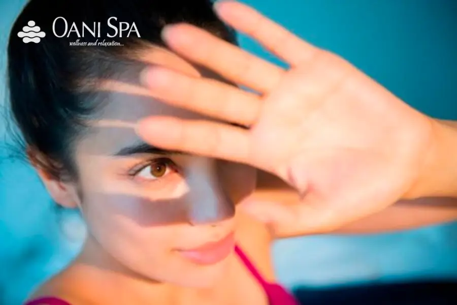 Hạn chế việc tiếp xúc với ánh nắng 