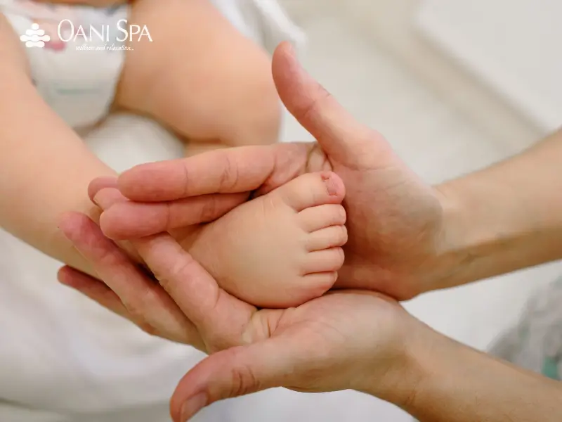 massage cho trẻ sơ sinh dễ ngủ Massage chân