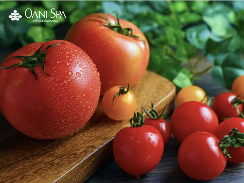 Làm mặt nạ cà chua để tẩy lông mặt