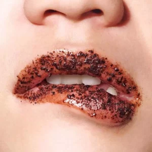 tẩy tế bào chết môi bằng mật ong