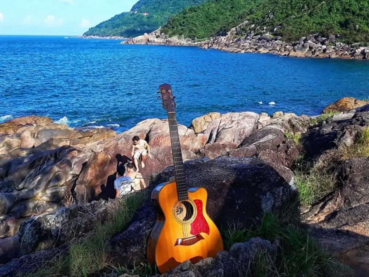 Bãi Đá Đen đà nẵng