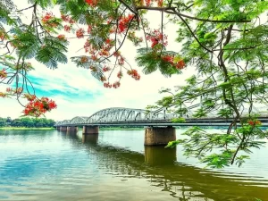 cầu Tràng Tiền Huế
