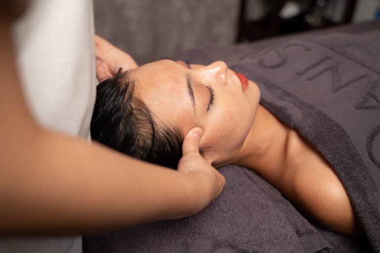 Nourishing & Hydrating Facial for Dry Skin
