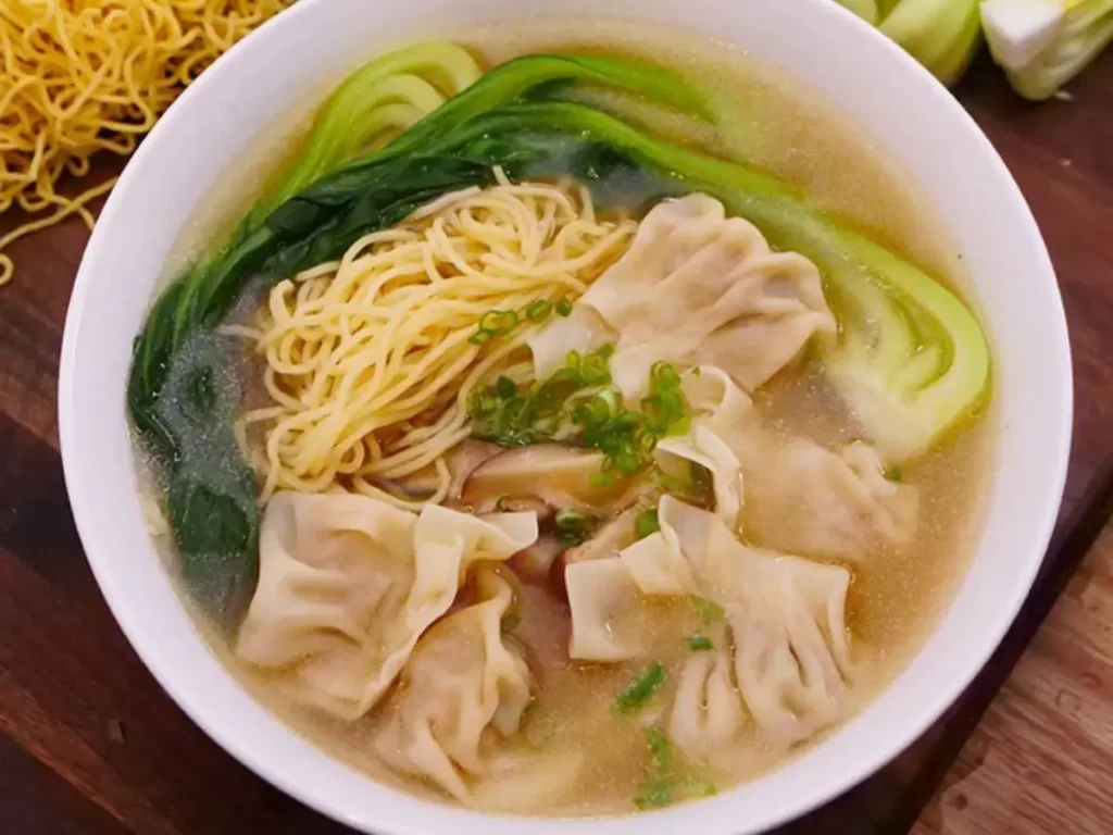 ăn gì ở hội an Mì hoành thánh hội an