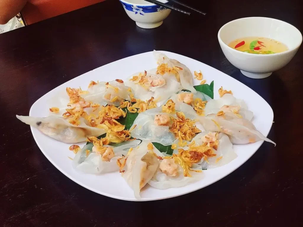 ăn gì ở hội an Bánh vạc hội an