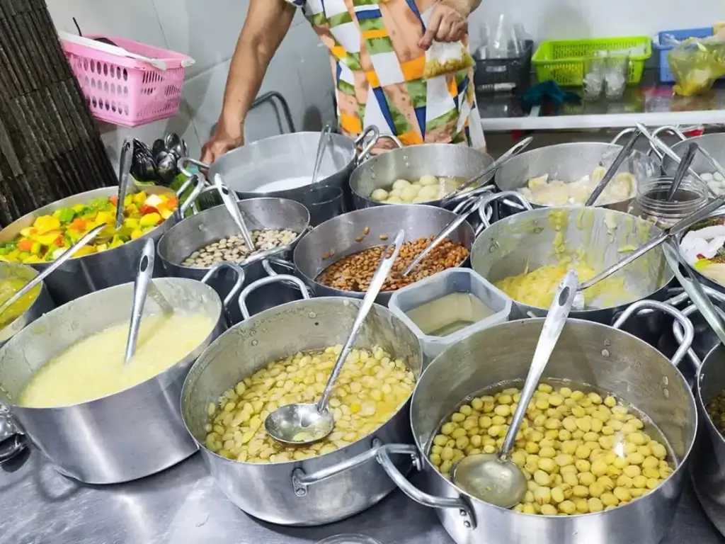 ăn gì ở hội an Chè Hội An