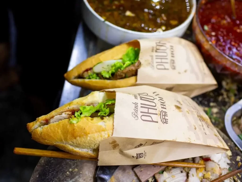 ăn gì ở hội an Bánh mì Phượng Hội An