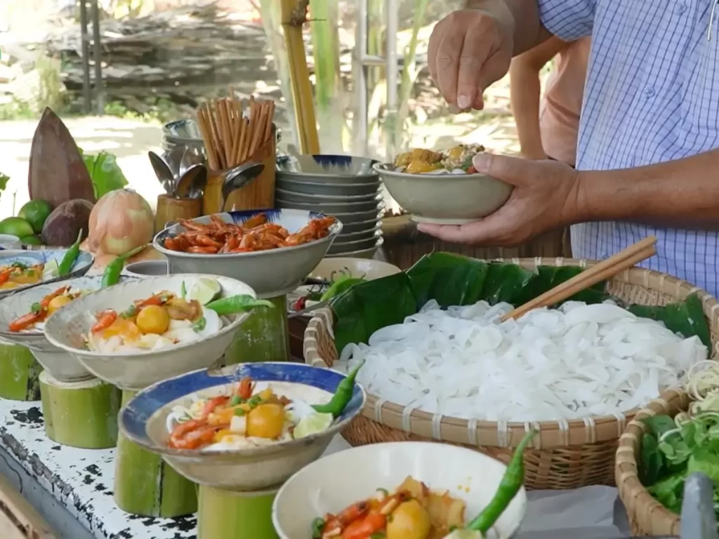 ăn gì ở hội an Mì quảng hội an