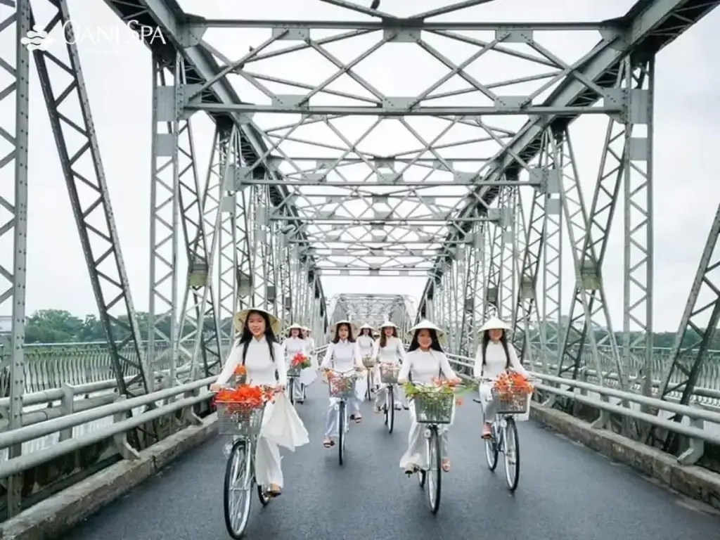 cầu Tràng Tiền Huế