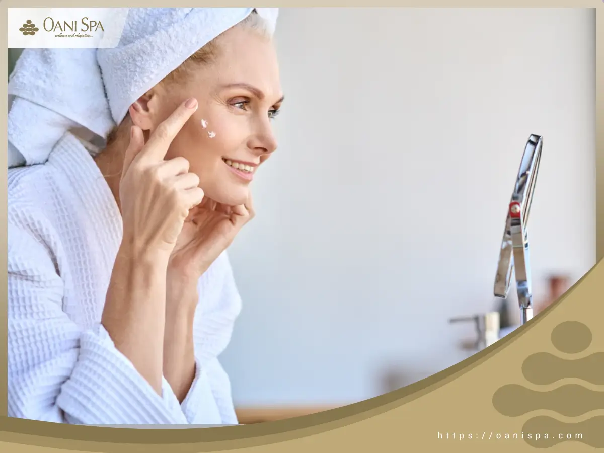 Sử dụng kem dưỡng trước khi ngủ sẽ giúp dưỡng chất thấm sâu vào da mặt hơn