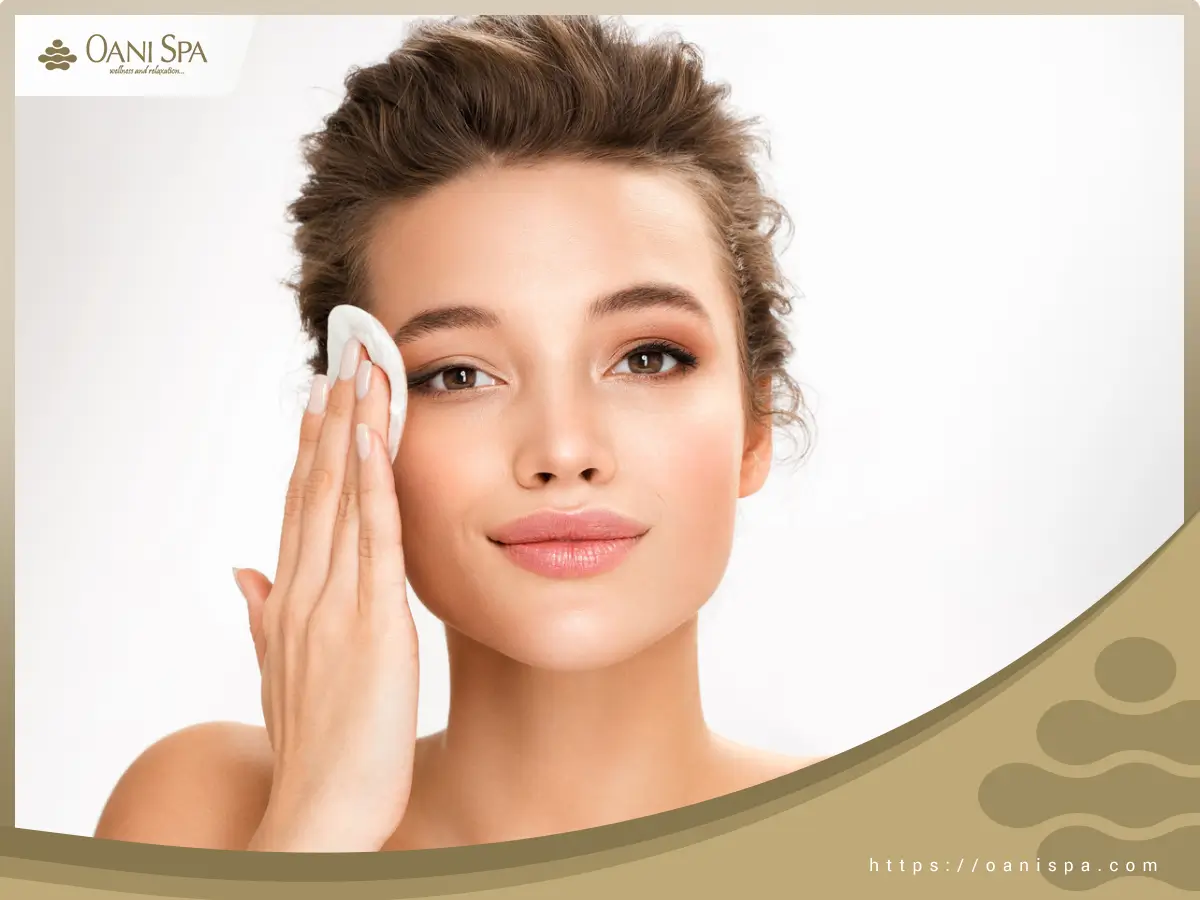 Dừng nước tẩy trang để xóa đi lớp trang điểm và bụi bám trên bề mặt da