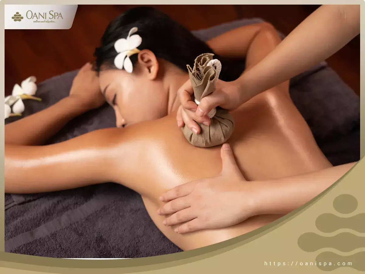 dịch vụ làm đẹp Massage lùng lưng với thảo dược