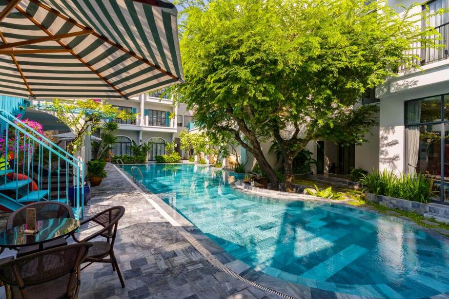 Khách sạn 3 sao gần biển Mỹ Khê