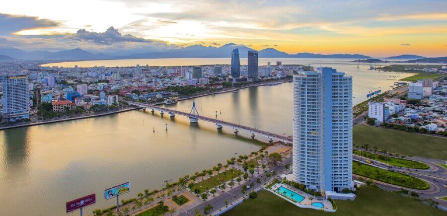 khách sạn gần biển mỹ khê