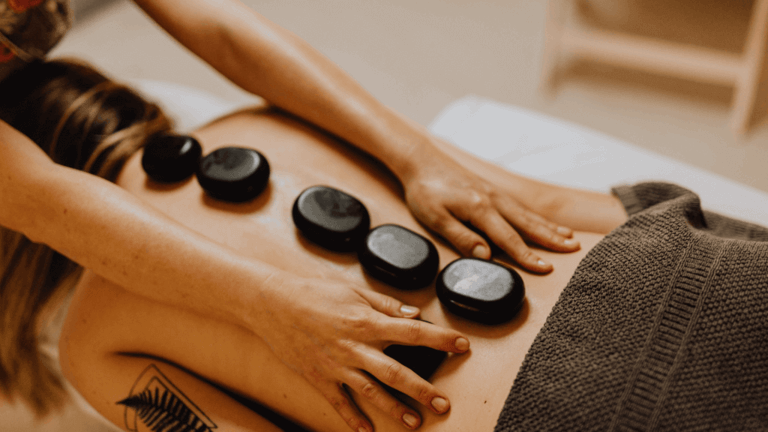 massage shiatsu loại bỏ các độc tố tích tụ trong cơ thể