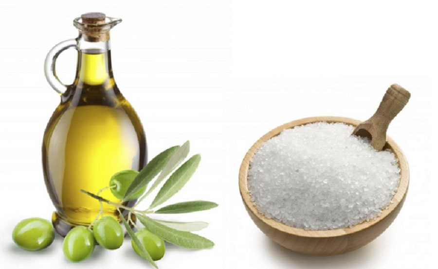 Tẩy da chết bằng muối biển và dầu oliu